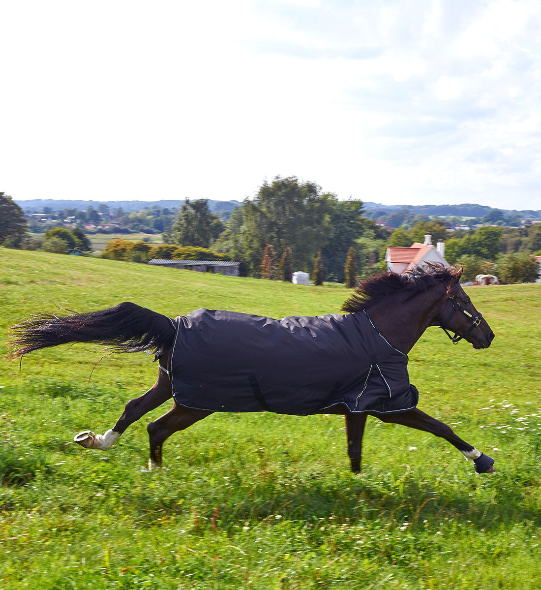 Vinterdækken 450g ekstra tykt og varmt dækken i farven sort.