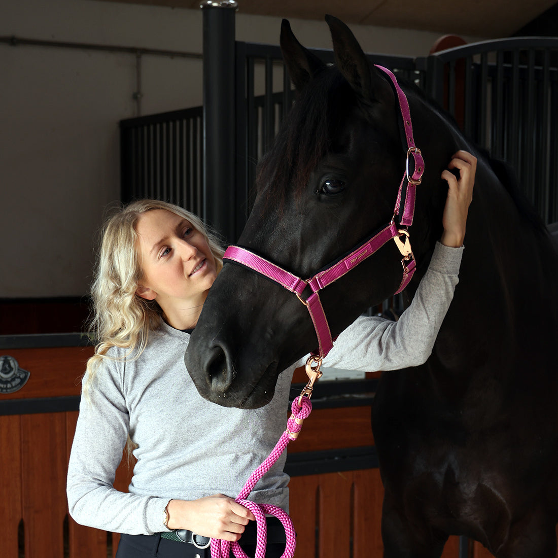 RBH SPORT grime i Magenta rose med rose gold spænder.