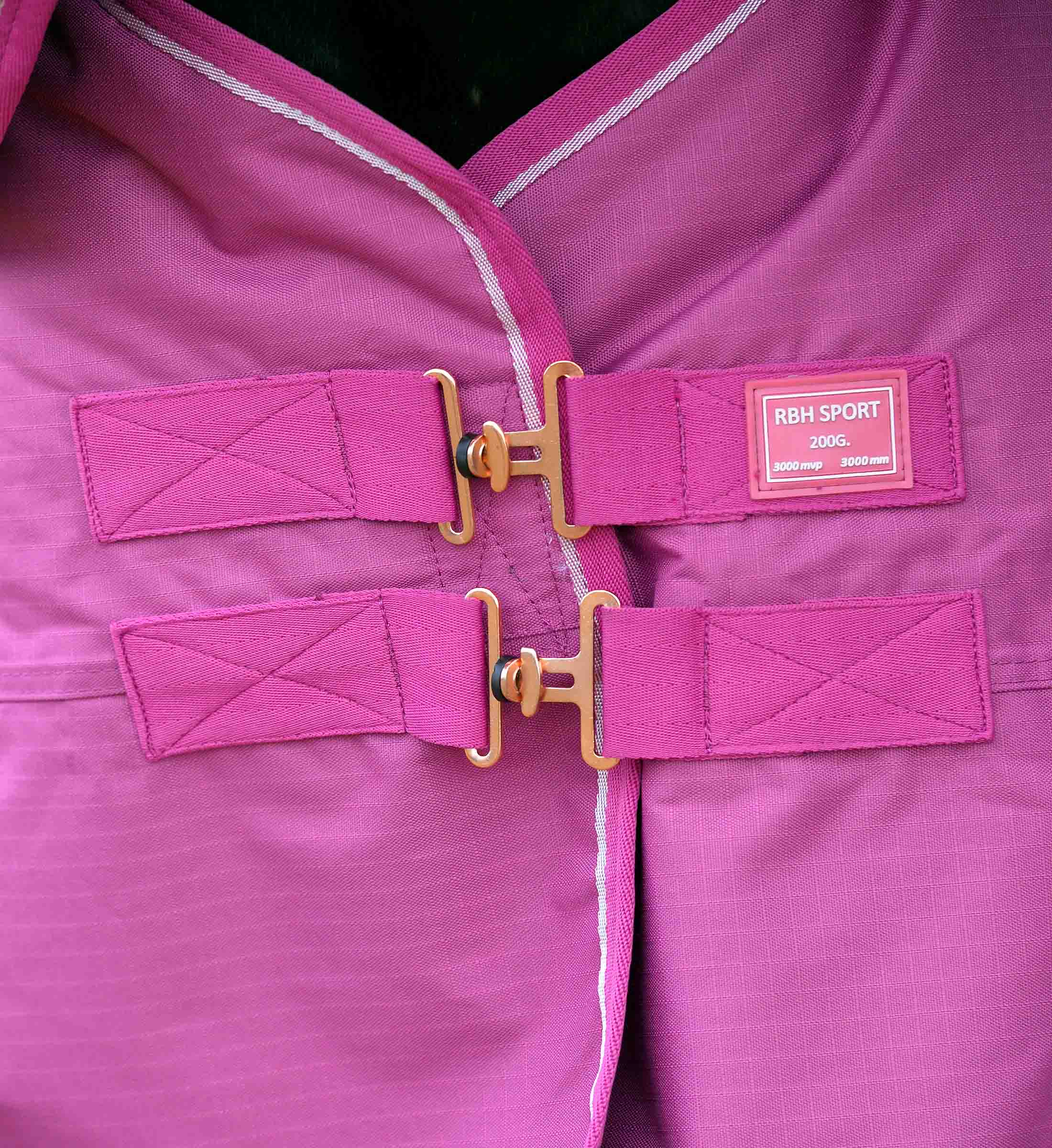 Magenta Haze Pink dækken i 100g,bringelukning.